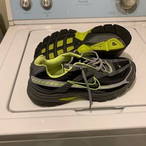 Used men nikes sz 10